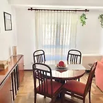 Reconquista Apartment *